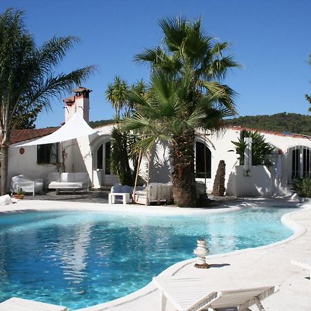 Le Rondini Bed & Breakfast Montras Bagian luar foto