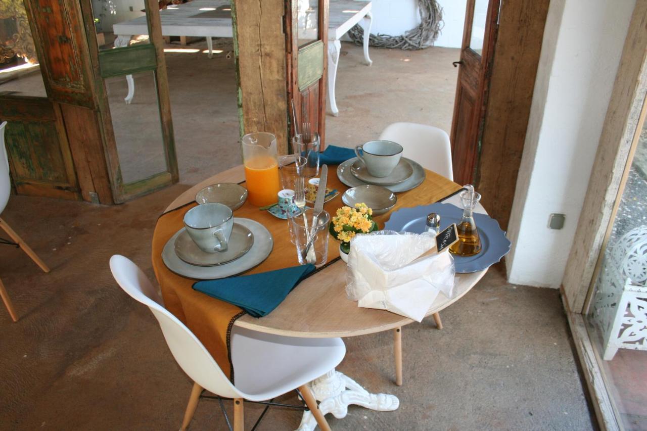 Le Rondini Bed & Breakfast Montras Bagian luar foto