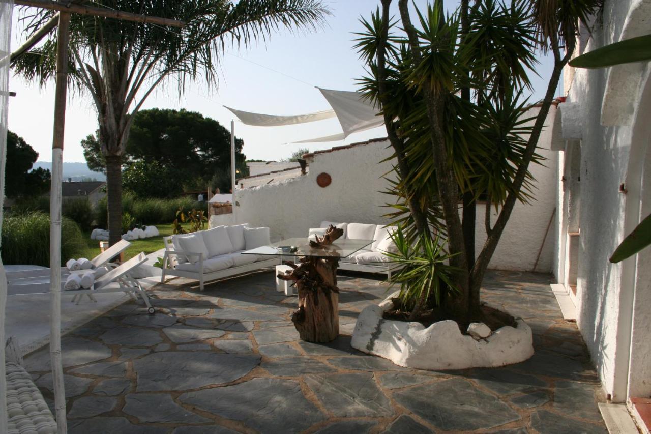 Le Rondini Bed & Breakfast Montras Bagian luar foto