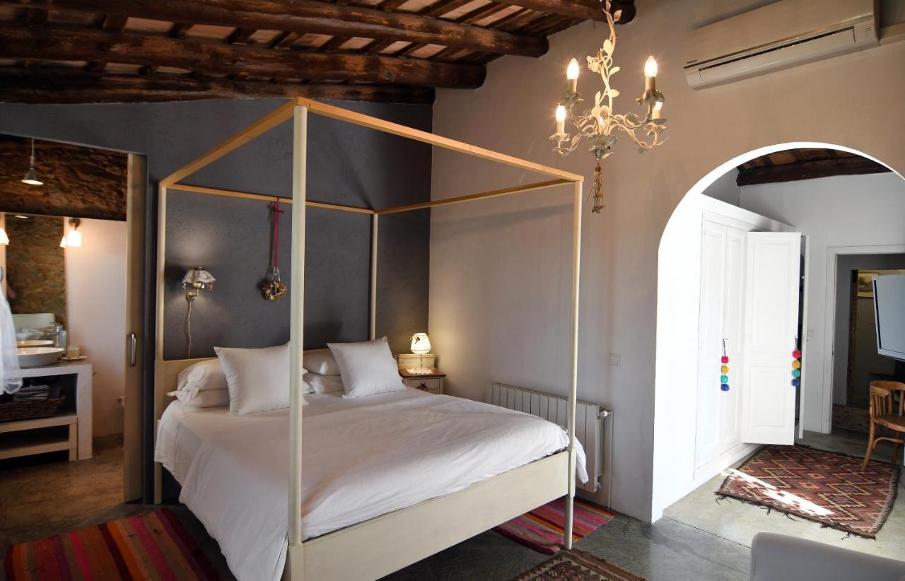 Le Rondini Bed & Breakfast Montras Bagian luar foto