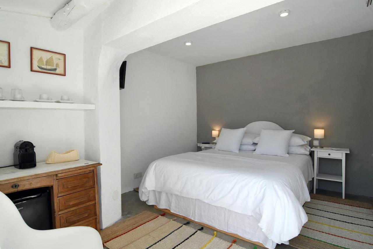 Le Rondini Bed & Breakfast Montras Bagian luar foto