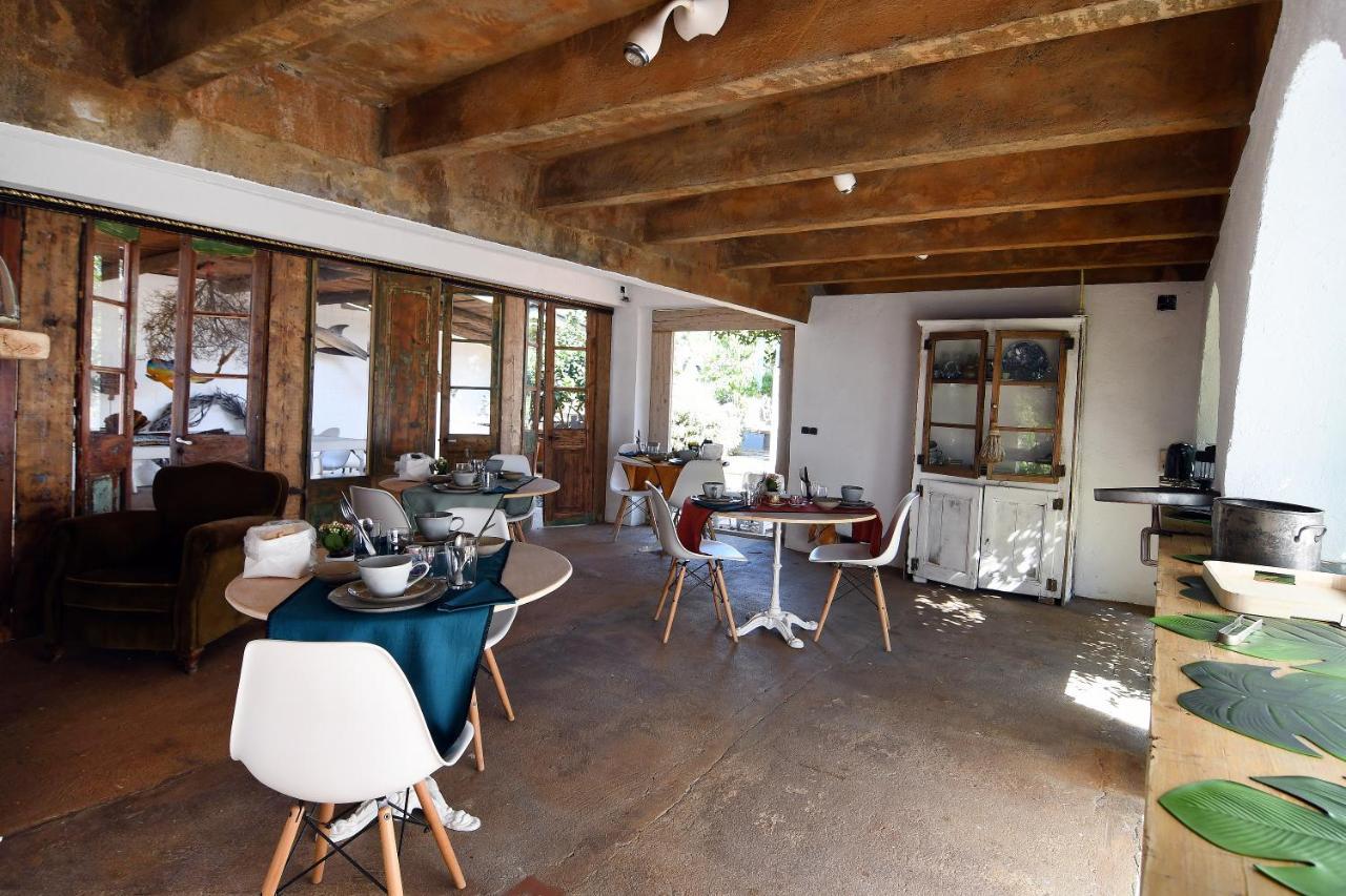 Le Rondini Bed & Breakfast Montras Bagian luar foto